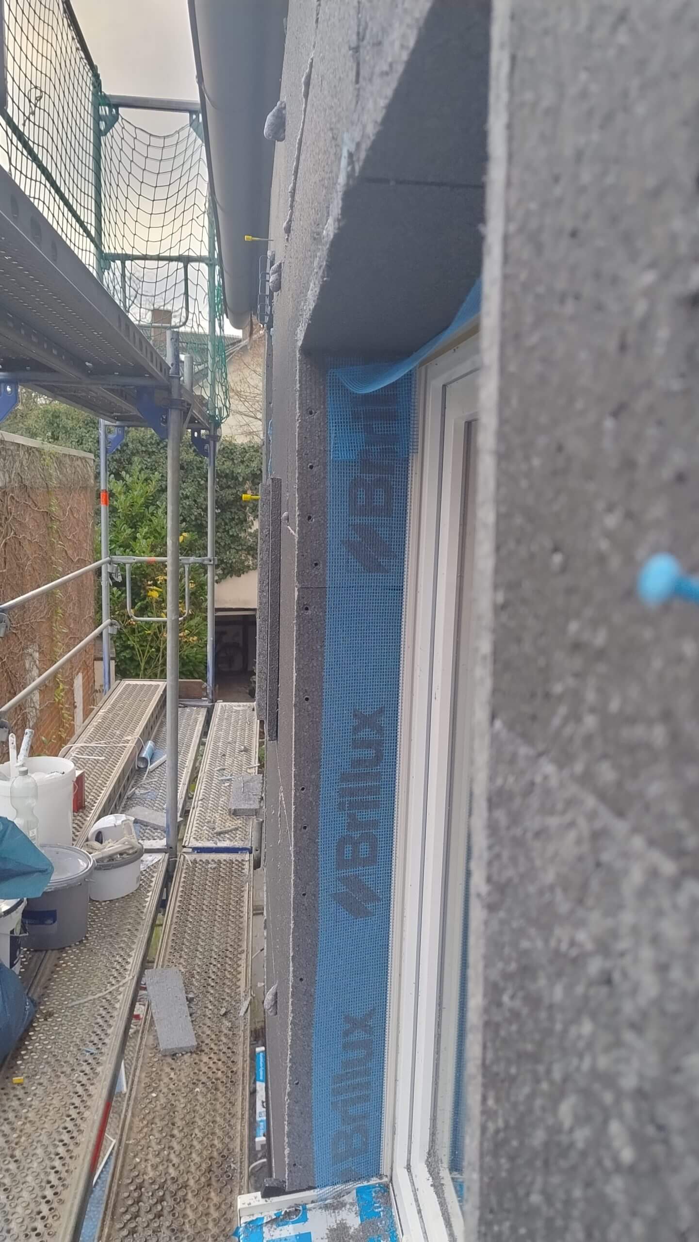 Innenansicht Fensteranschluss bei Bodenarbeiten